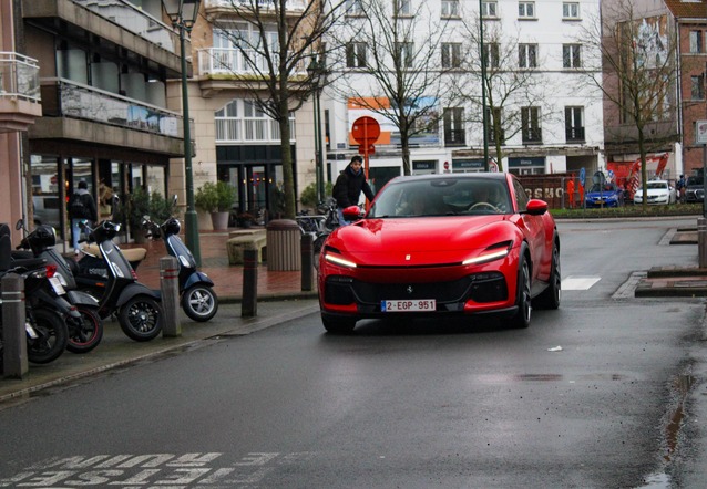 Ferrari Purosangue, gespot door carphotography_daan (Daan Marinus)