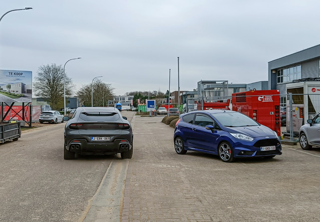 Ferrari Purosangue, gespot door clapower (jesse,arnaud vermeylen,gilis)