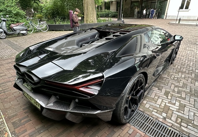 Lamborghini Revuelto, gespot door Joeri ( )