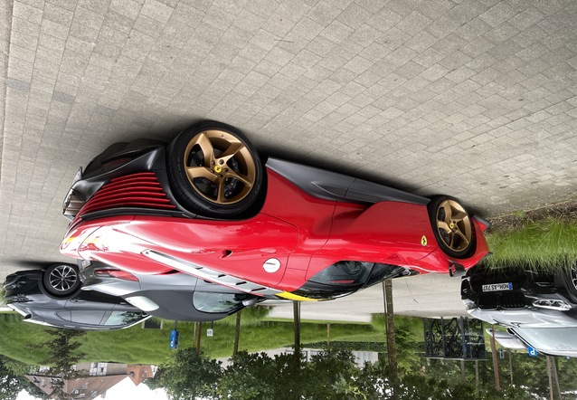 Ferrari Daytona SP3, gespot door DutchStylez (Sem )