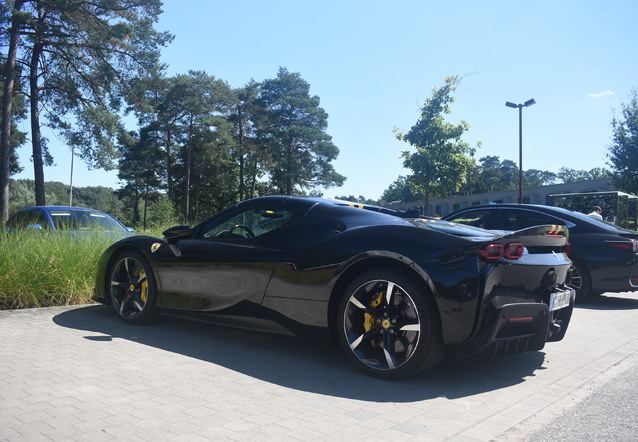 Ferrari SF90 Spider Assetto Fiorano, gespot door Milan-Luijten (Milan Luijten)