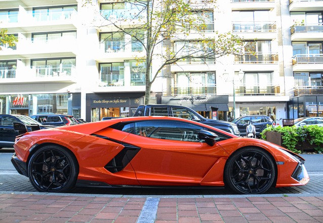 Lamborghini Revuelto, gespot door loyers (Chris Loyson)