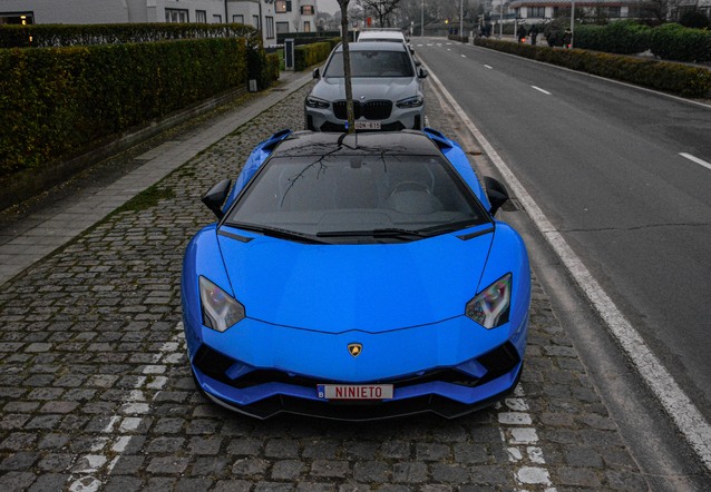 Lamborghini Aventador S LP740-4 Roadster, gespot door loyers (Chris Loyson)