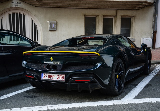 Ferrari 296 GTB Novitec Rosso, gespot door loyers (Chris Loyson)