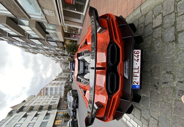 Lamborghini Revuelto, gespot door Kippensoep_media (Raphael Andries)