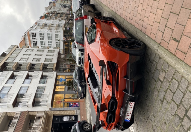 Lamborghini Revuelto, gespot door Kippensoep_media (Raphael Andries)