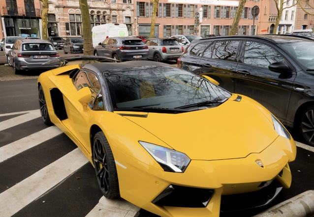 Lamborghini Aventador LP700-4 Roadster, gespot door Hens-Photography (Josse Hens)