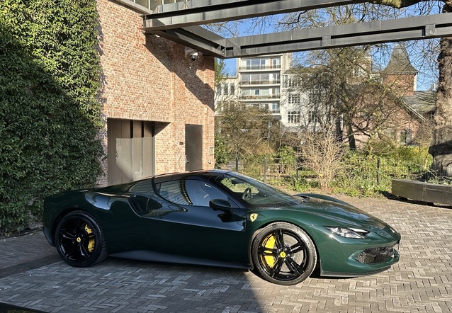 Ferrari 296 GTS, gespot door Joeri ( )