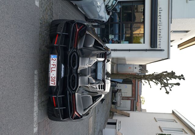 Lamborghini Revuelto, gespot door lambo_favor (Biagi & Giani Claus)