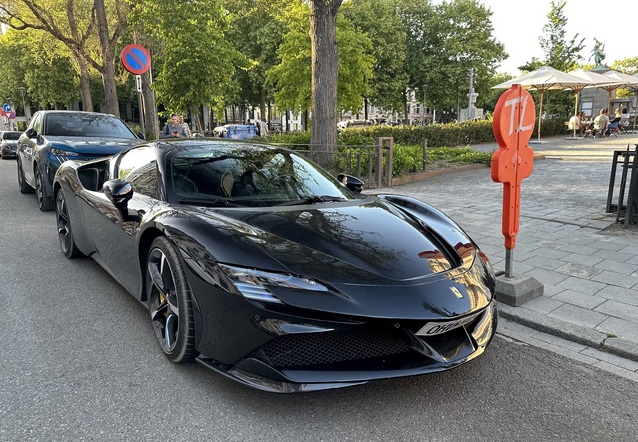 Ferrari SF90 Stradale, gespot door Joeri ( )