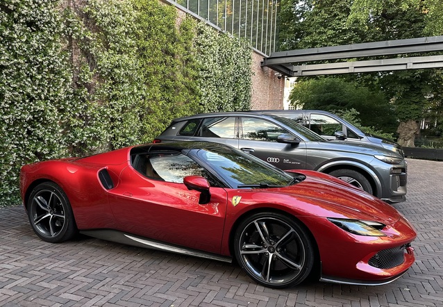 Ferrari 296 GTS, gespot door Joeri (Joeri )