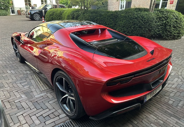 Ferrari 296 GTS, gespot door Joeri (Joeri )