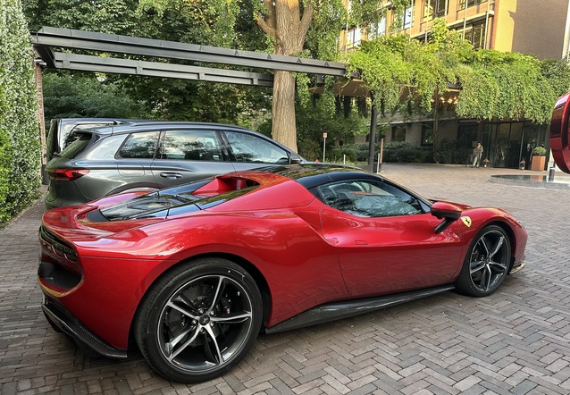 Ferrari 296 GTS, gespot door Joeri (Joeri )