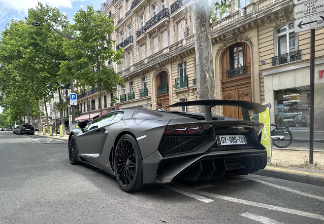 Lamborghini Aventador LP750-4 SuperVeloce, spottÃ© par TheHagueCarspotter (William Hoenstok)