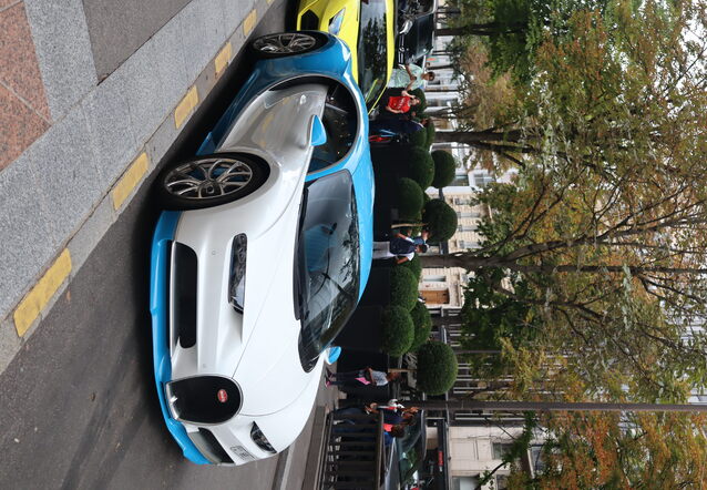 Bugatti Chiron, spottÃ© par cars_hunter_reims (Brieux Mabille)