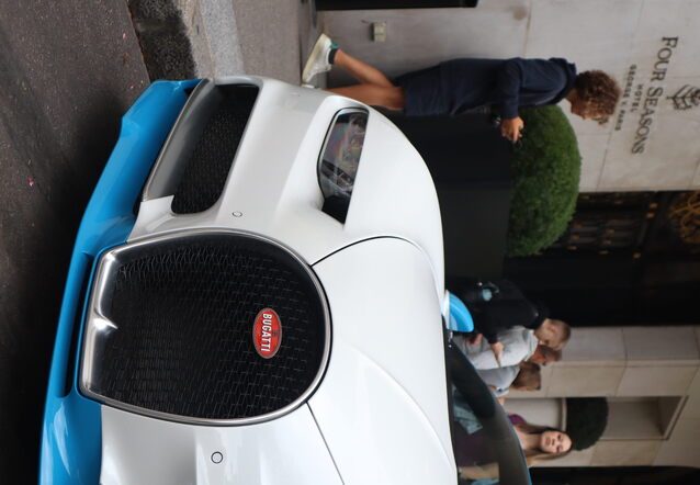 Bugatti Chiron, spottÃ© par cars_hunter_reims (Brieux Mabille)