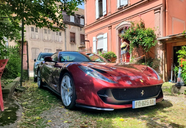 Ferrari 812 Superfast, spottÃ© par Juuuliennnnn (Julien Julien)