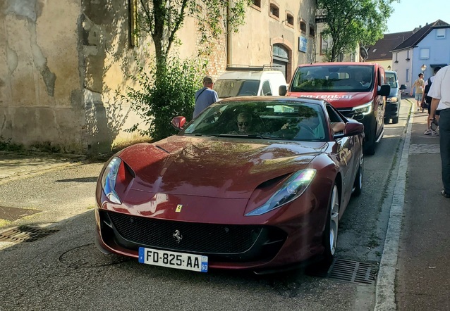 Ferrari 812 Superfast, spottÃ© par Juuuliennnnn (Julien Julien)