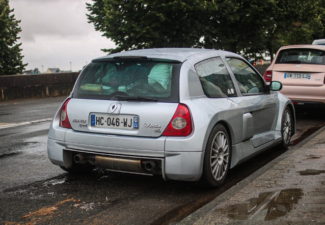 Renault Clio V6, spottÃ© par supercar79 (anto charre)